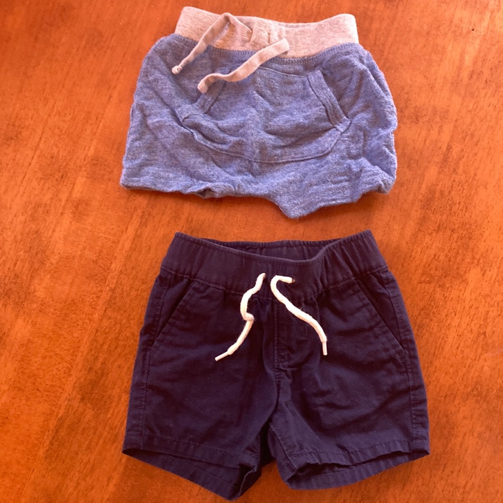 Baby gap shorts - 2 pairs size 3-6 months